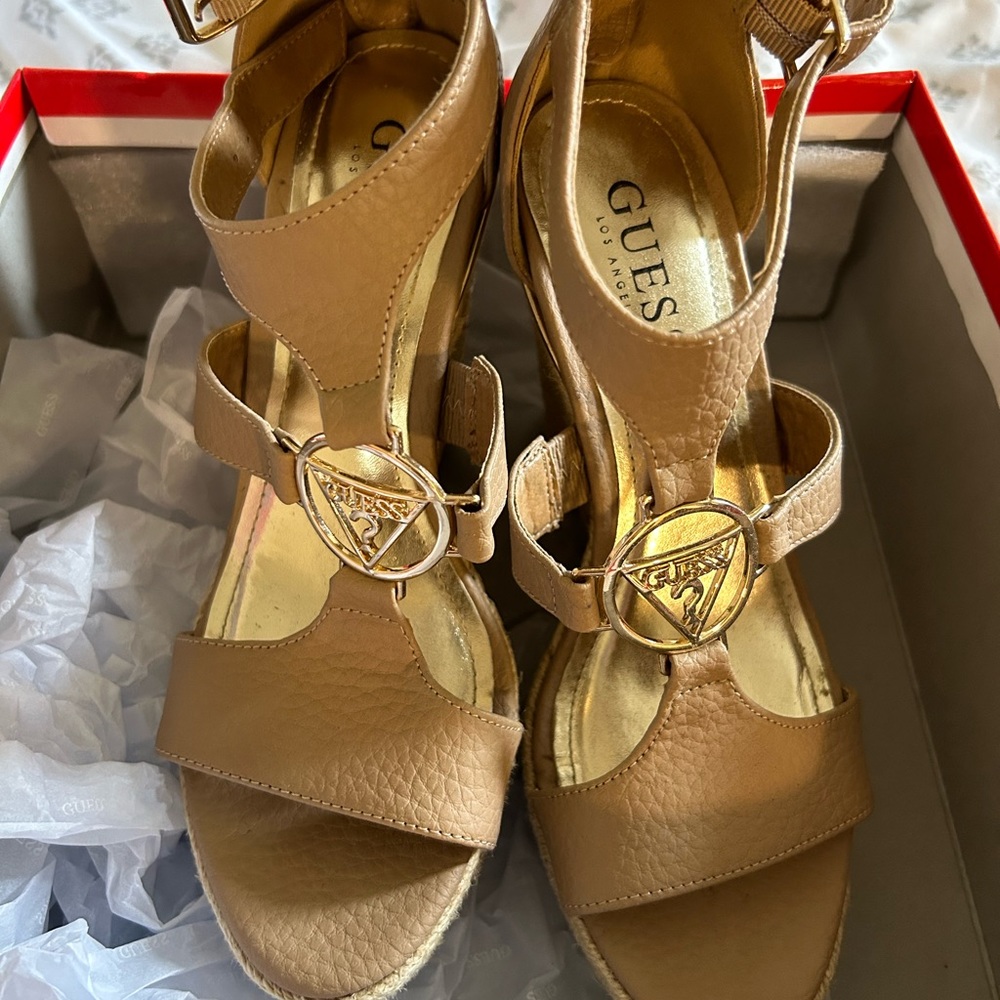 Sandal - Picture 2 of 3